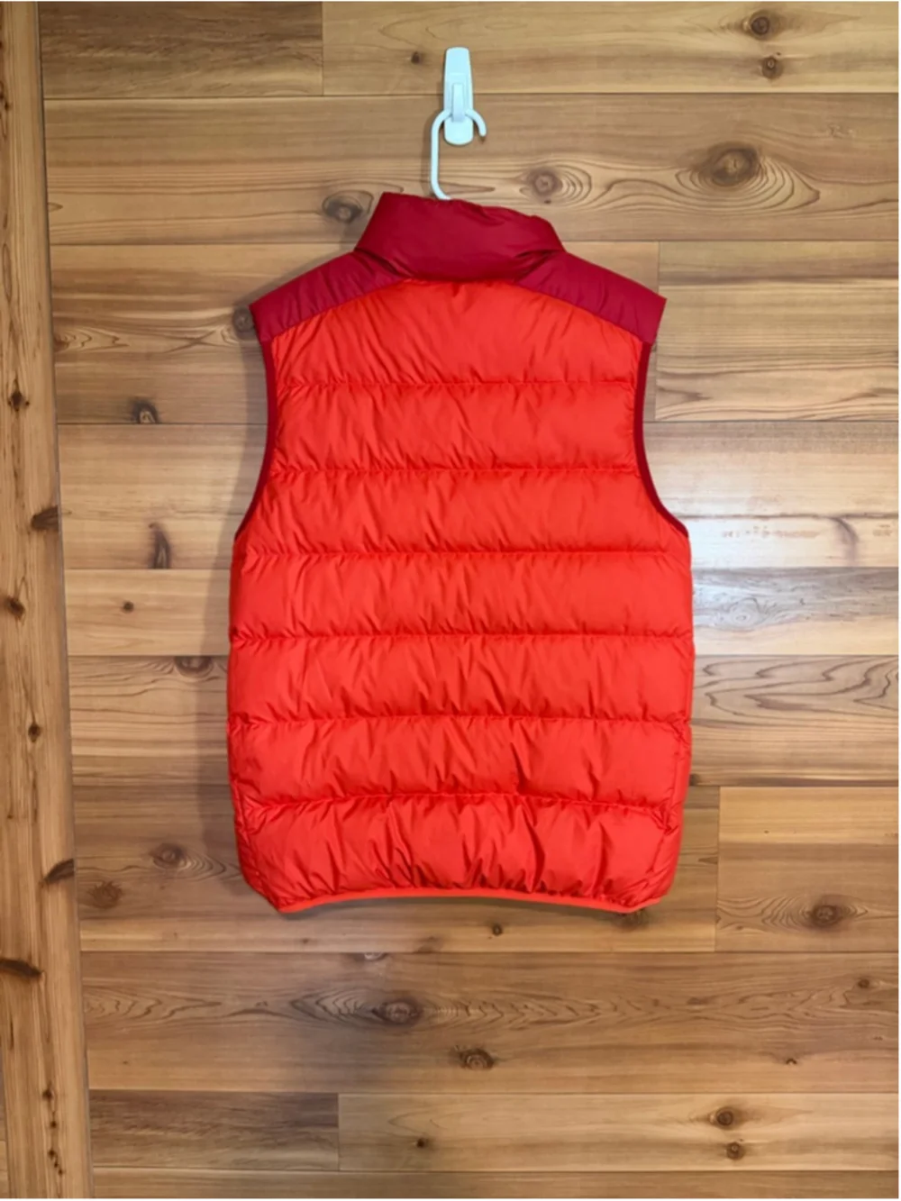 Nike Men's Down Fill Windrunner Habanero Red Full Zip Puffer Vest medium